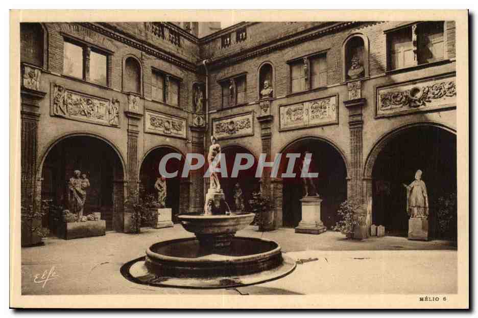 Cour Renaissance du Musée Petit Cloitre — Toulouse — Édition Labouche Toulouse, n°6