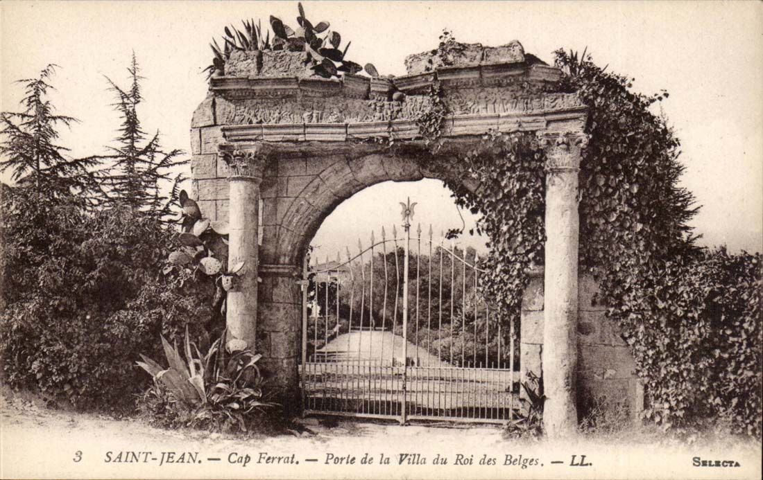Saint Jean CPA Cap Ferrat Porte de la villa du roi des Belges