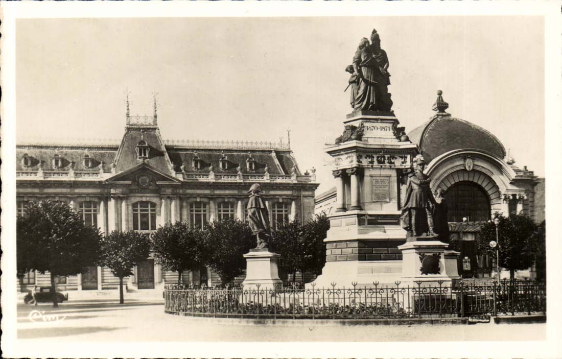 Belfort CPA Place de la Republique Monument des 3 sieges
