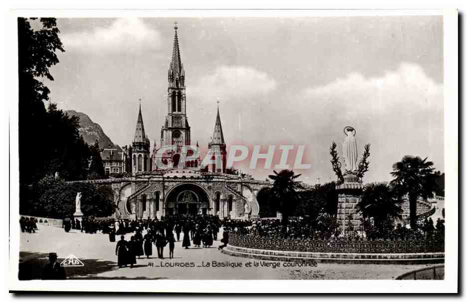 Lourdes CPA La basilique et la vierge couronee