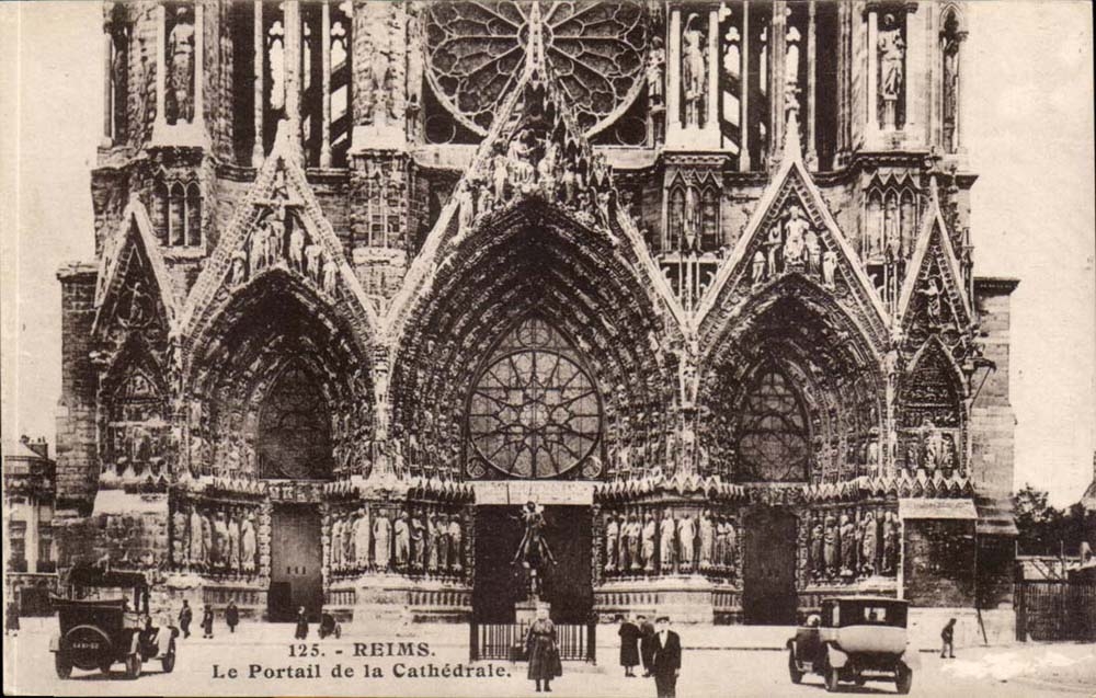 Reims - la cathedrale - Le Portail - CPA 