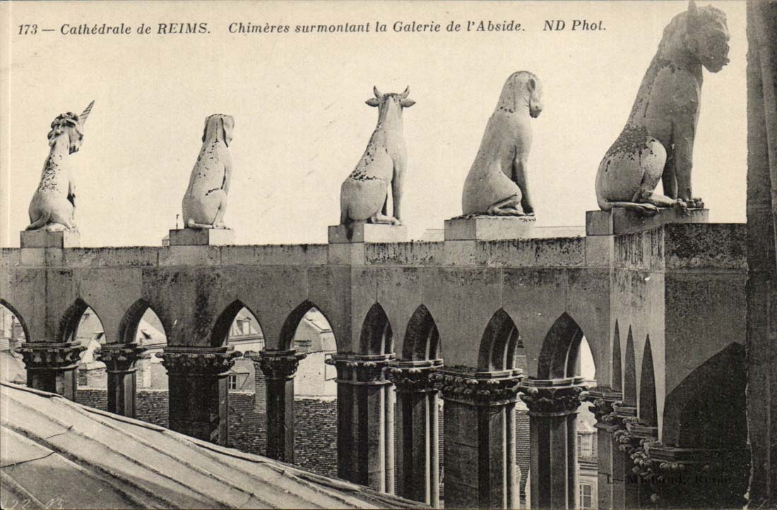 Reims - La Cathedrale - Chimeres surmontant la Glerie de l'Abside - CPA 
