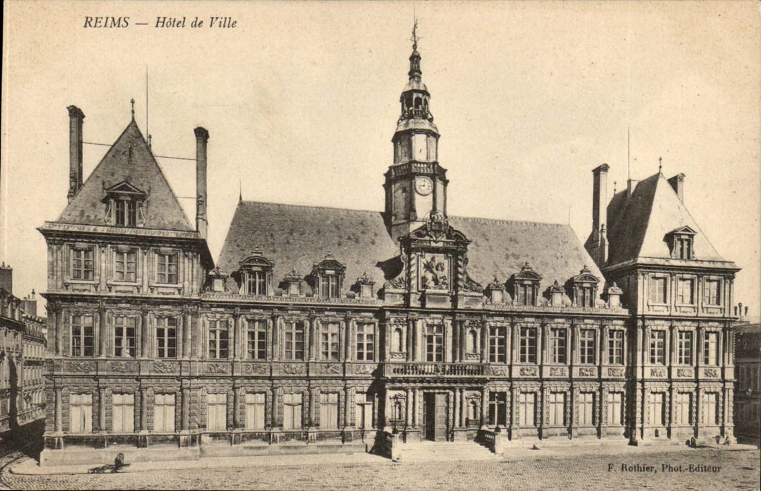 Reims - Hotel de Ville - CPA 