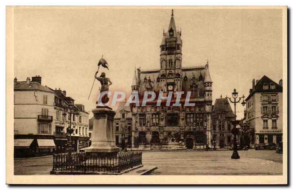 Compiegne - Place de L'Hotel de Ville - CPA 