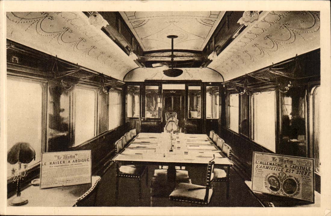 Compiegne - Clairirer de L'Armistice - Interieur du Wagon saon du Marechal Foch - CPA 