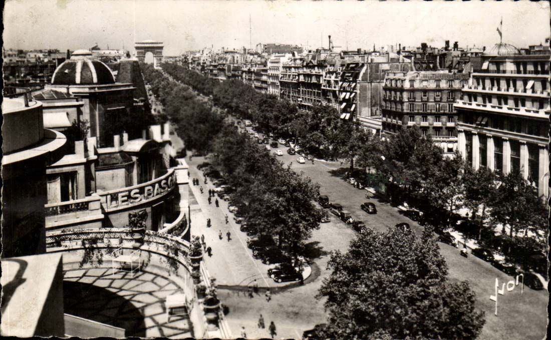 Paris 8 - Avenue de Champs Elysees - CPA 