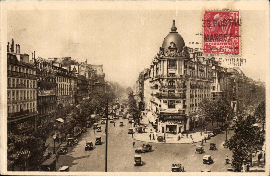 Paris 8 -- Carrefour Richelieu Drouot - Boulevard des Italians et Boulevard Haussman- CPA 