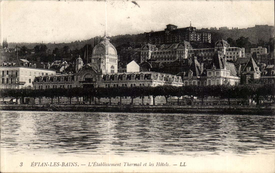 Evian les Bains - L'Etablissement Thermal et les Hotels - CPA 