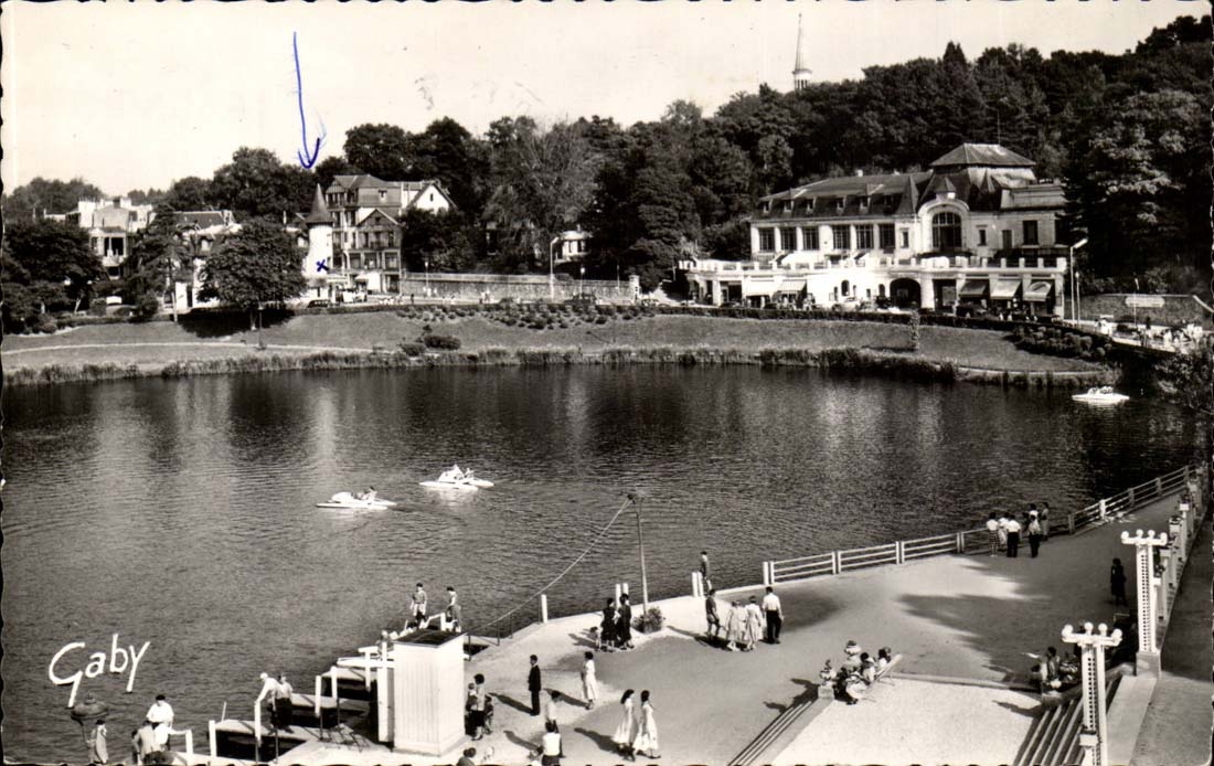 Bagnoles-de-l'Orne — Il Casinò dei Bagni e il Lago — Edizioni Gaby
