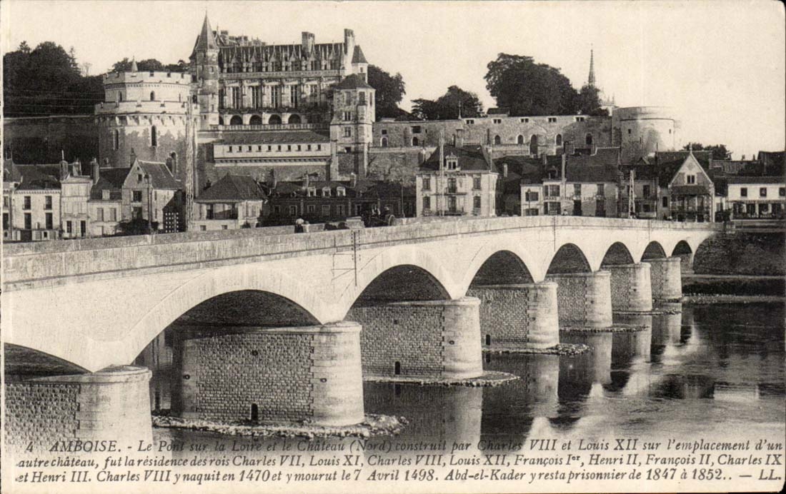 Amboise - Le Pont sur la Loire et le chateau - CPA 