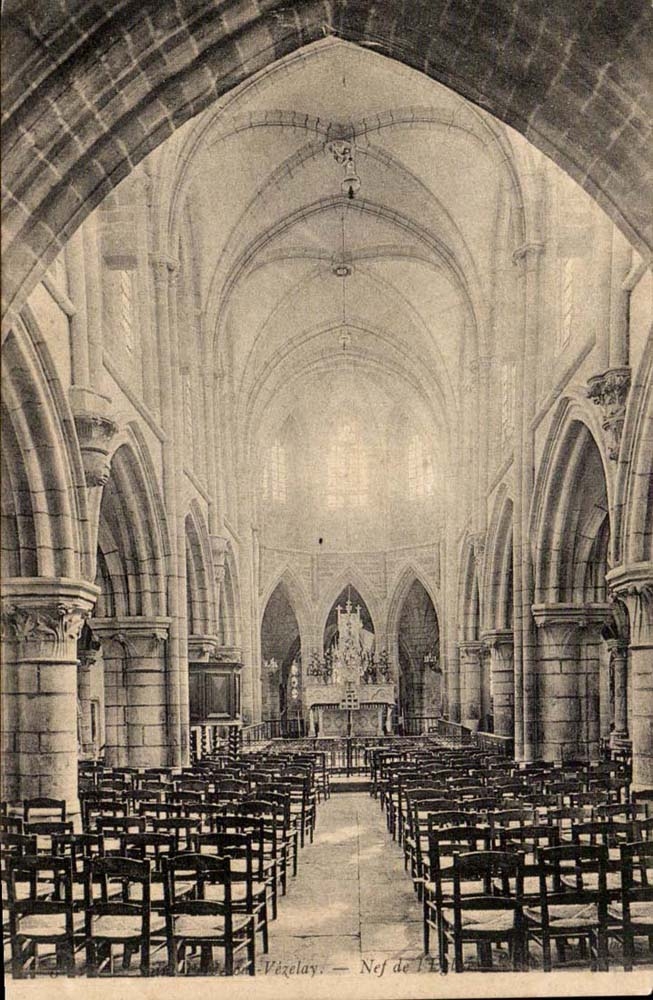 Nef de l'Église de Vézelay — vue intérieure — éditeur non visible