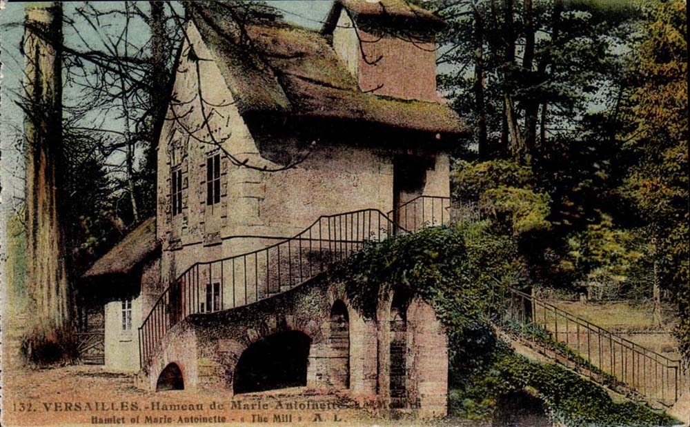 Versailles CPA La maison de Marie Antoinette Le moulin