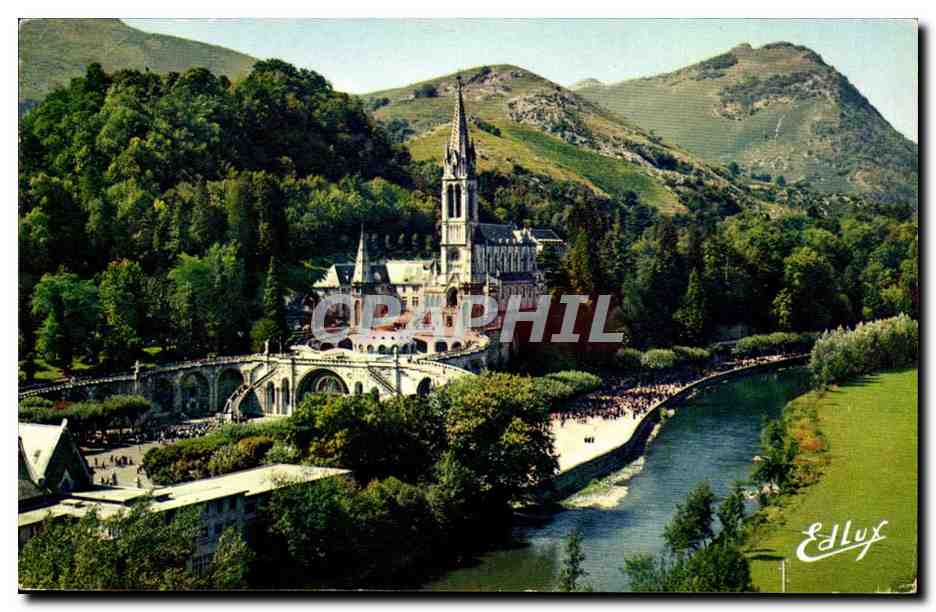 Lourdes CPM La basilique et le Gave