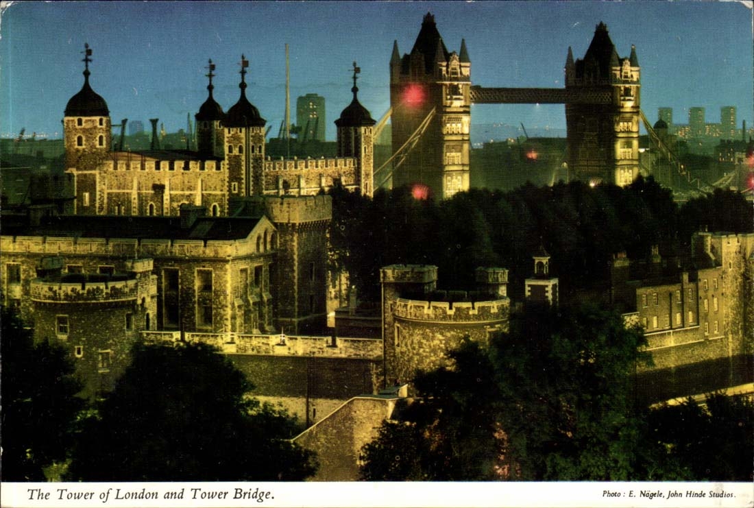 Grande Bretagne London Londres CPM The tower of London and Tower bridge