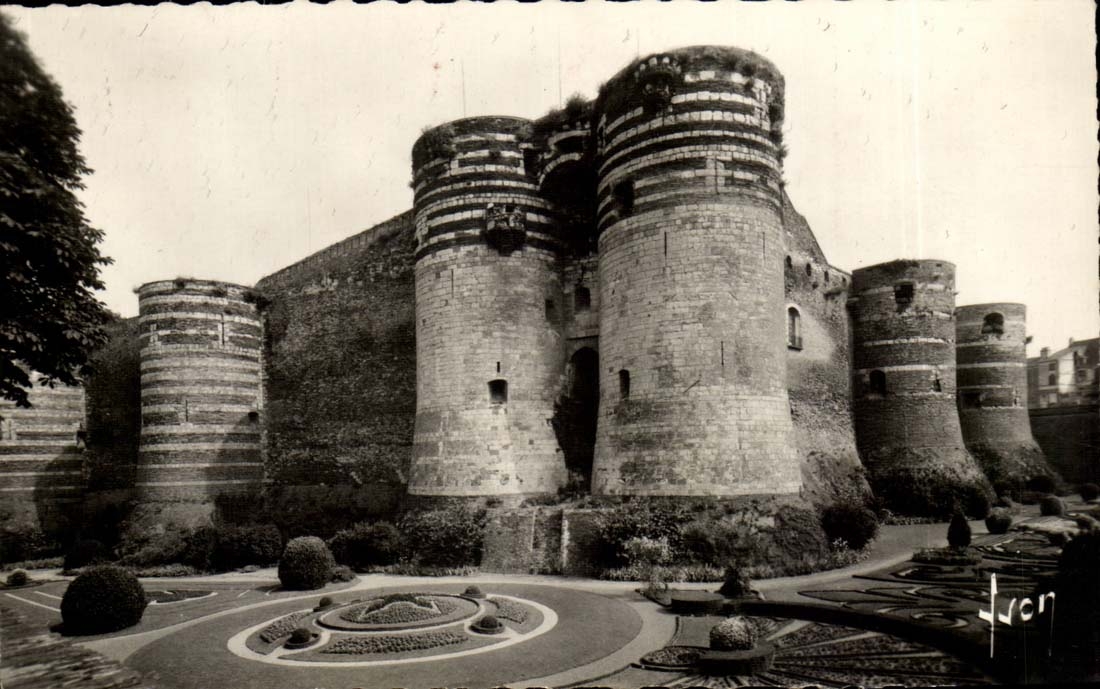 Angers CPA Le chateau et les jardins