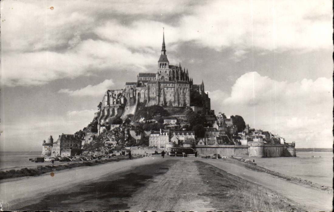 Mont Saint Michel CPM Vue de la digue