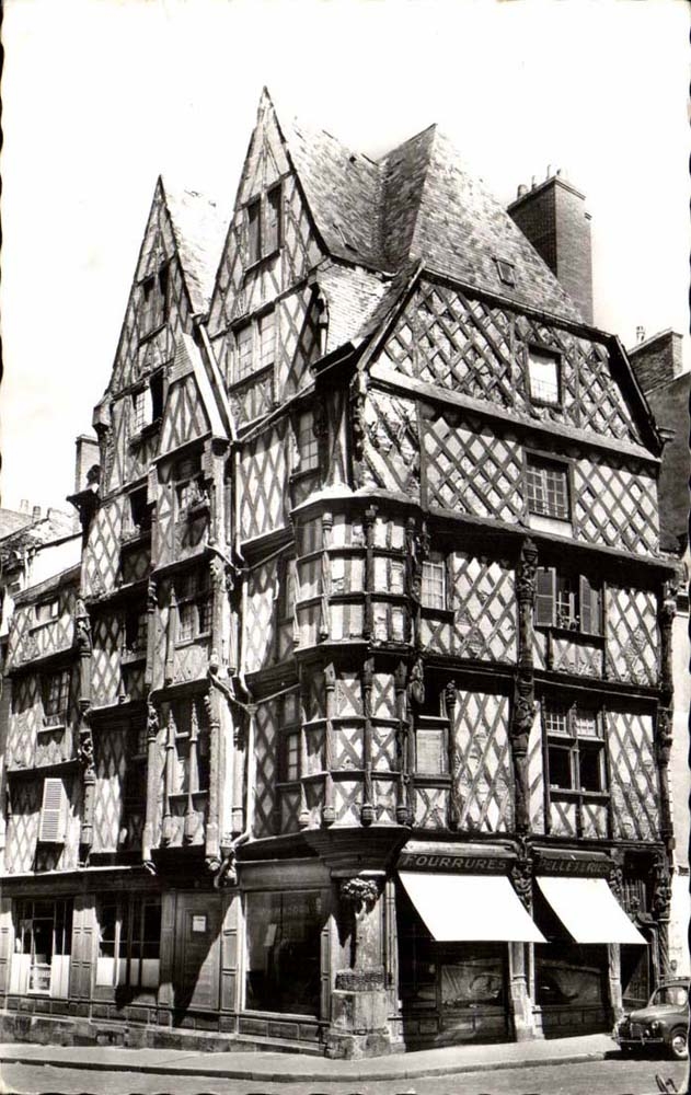 Angers CPA le logis d'Adam vieille maison remarquable par ses sculptures originales