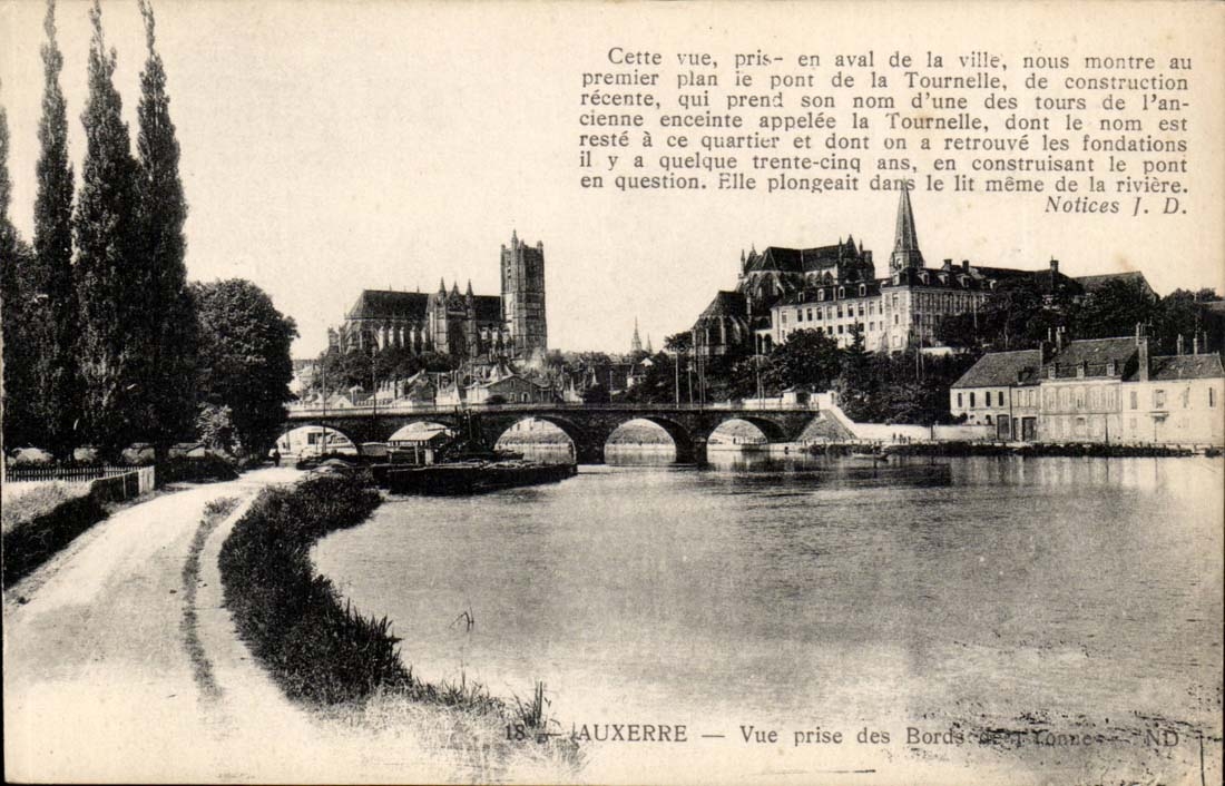 Auxerre CPA Vue prise des bords de l'Yonne