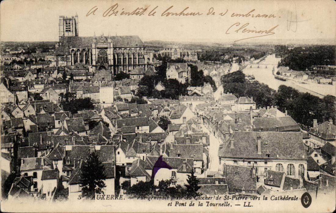 Auxerre CPA Vue generale prise du clocher St Pierre vers la cathedrale et pont de la Tournelle