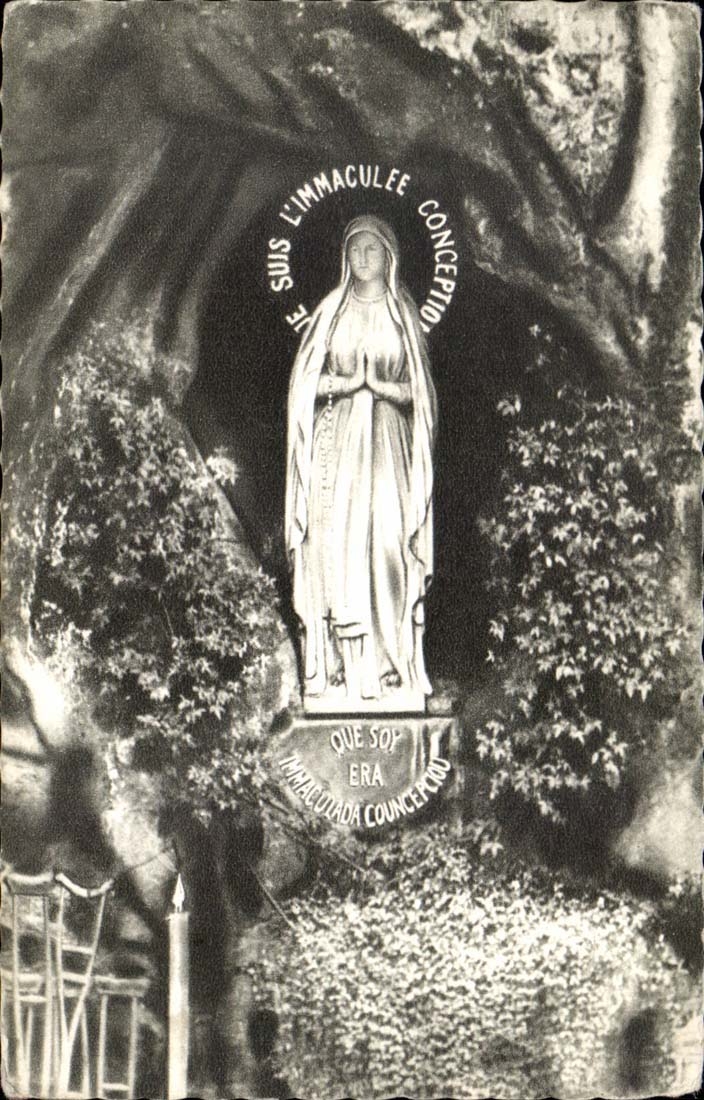 Lourdes CPA La vierge a la grotte