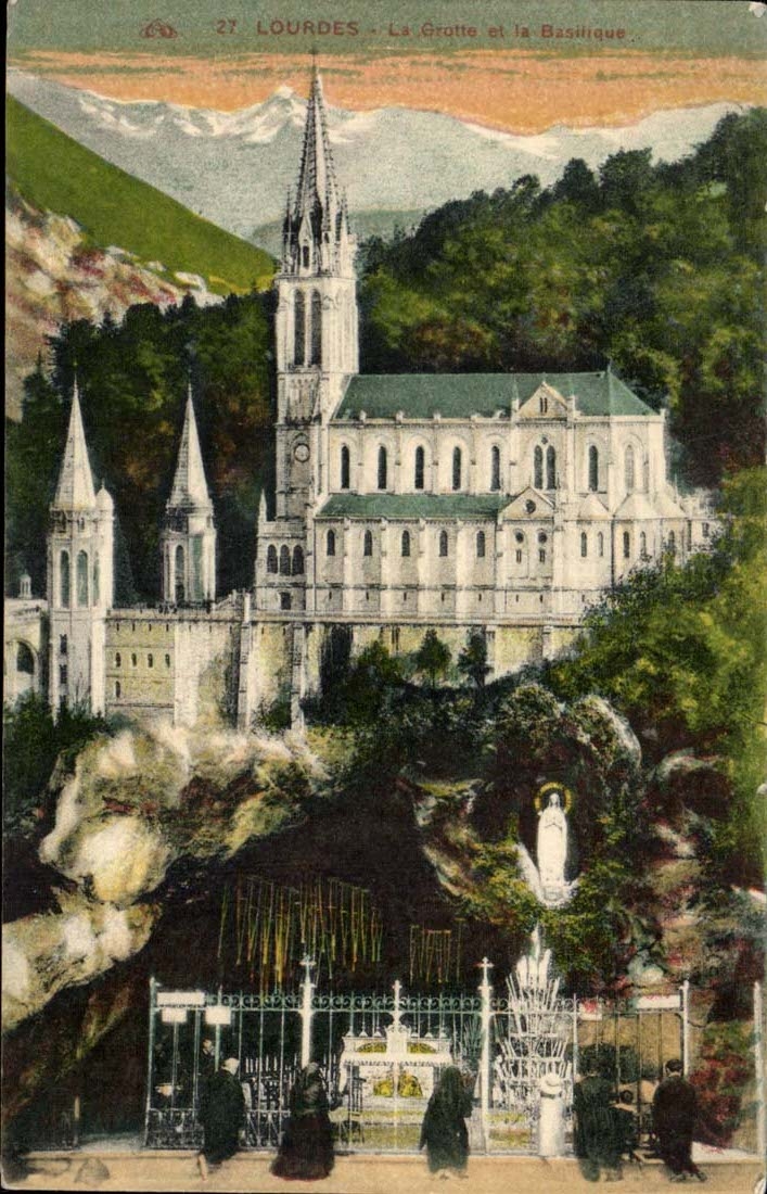 Lourdes CPA La grotte et la basilique