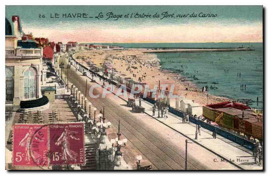 Le Havre CPA La plage et l'entree du port vues du casino