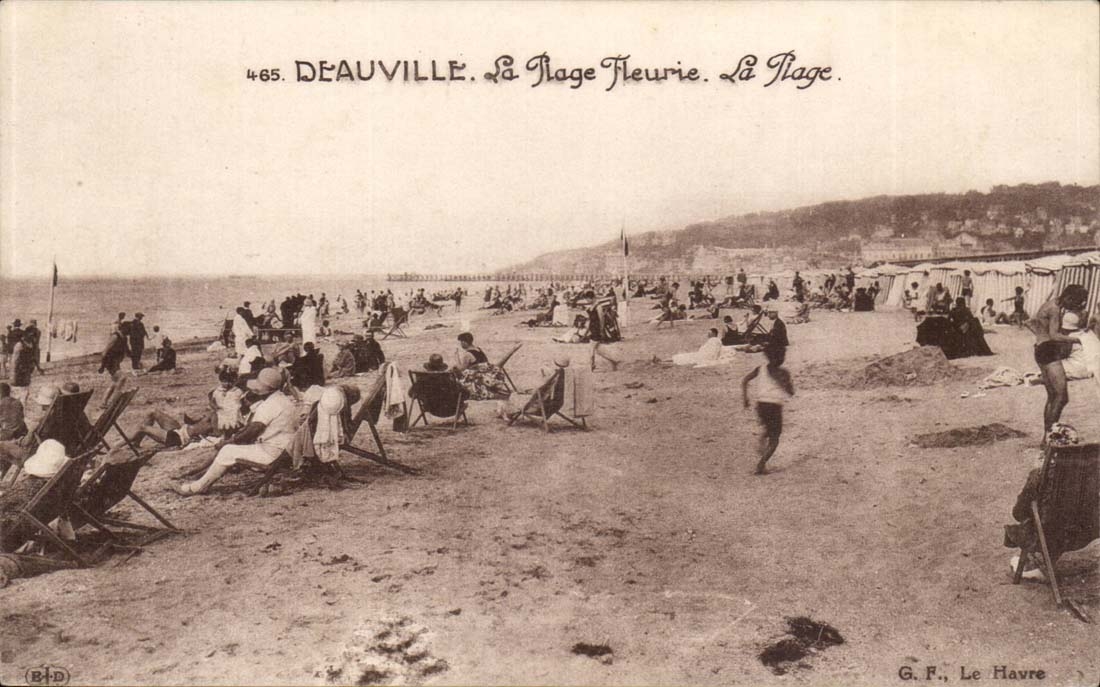Deauville. Die blühende Strandpromenade. Der Strand.