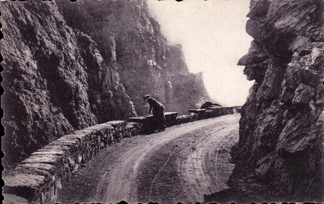 CPA Route des alpes Gorges superieures du Cians