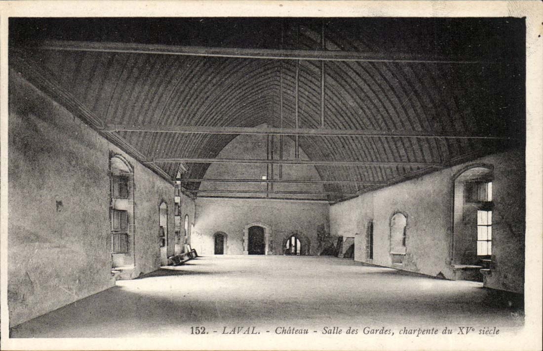 Laval - Château - Salle des Gardes, charpente du XVème siècle