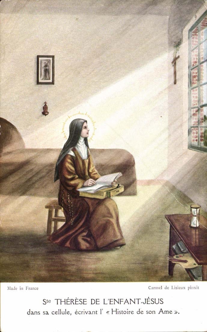 CPA Ste Therese de l'enfant Jesus dans sa cellule ecrivant l'histoire de son Ame