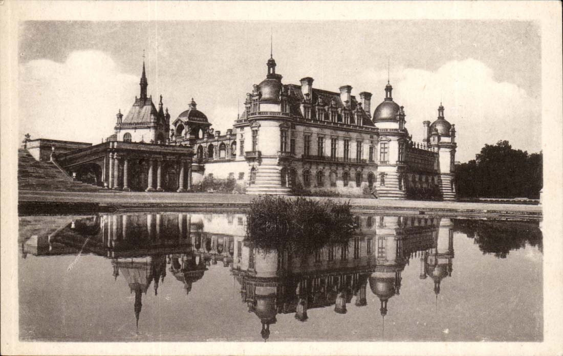 Chantilly — Le Château — La Façade Nord-Est — LL.8 — Usé Arts Photomécanique Paris-Strasbourg