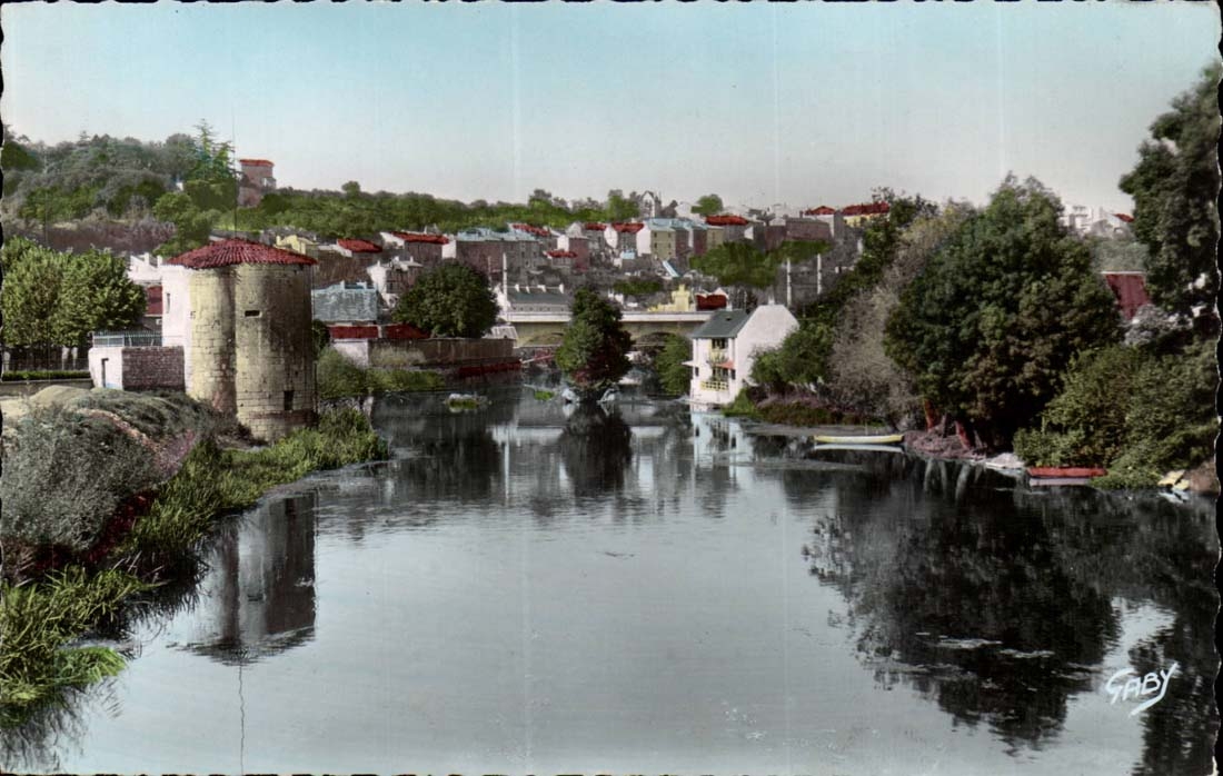 Poitiers (Vienne) — Le Clain et la Tour de la Poudrière — Éditions Caby