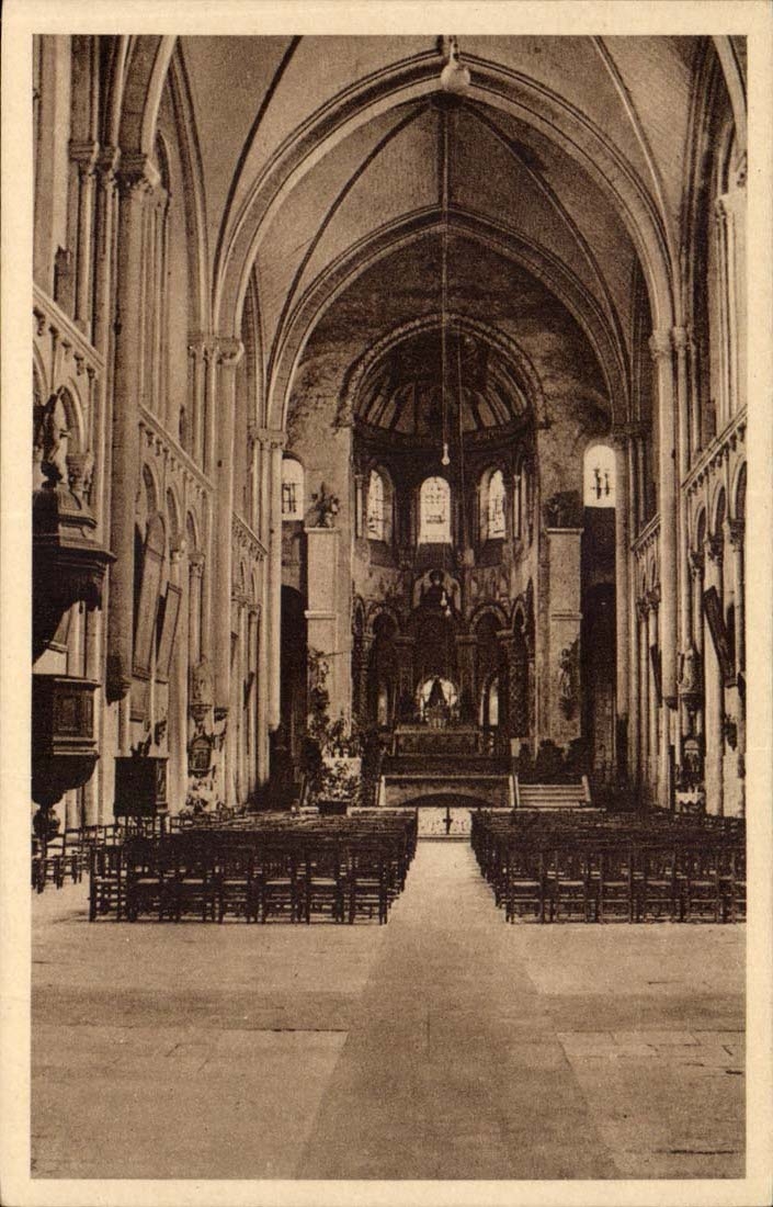 Église Sainte-Radegonde — Intérieur de la crypte sous le chœur