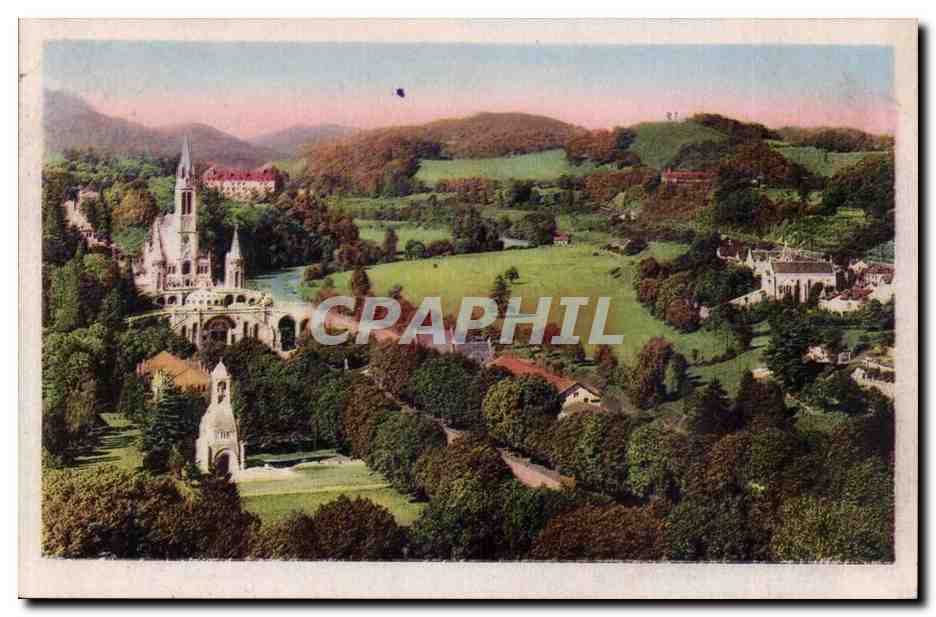Lourdes - La Basilique vue du Chateau Fort - CPA 