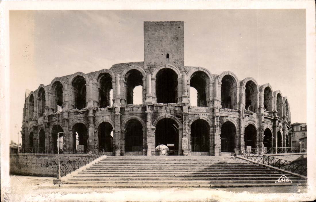 Amphithéâtre Romain — Vue extérieure — 'Real-Photo' G.A. P. Strasbourg