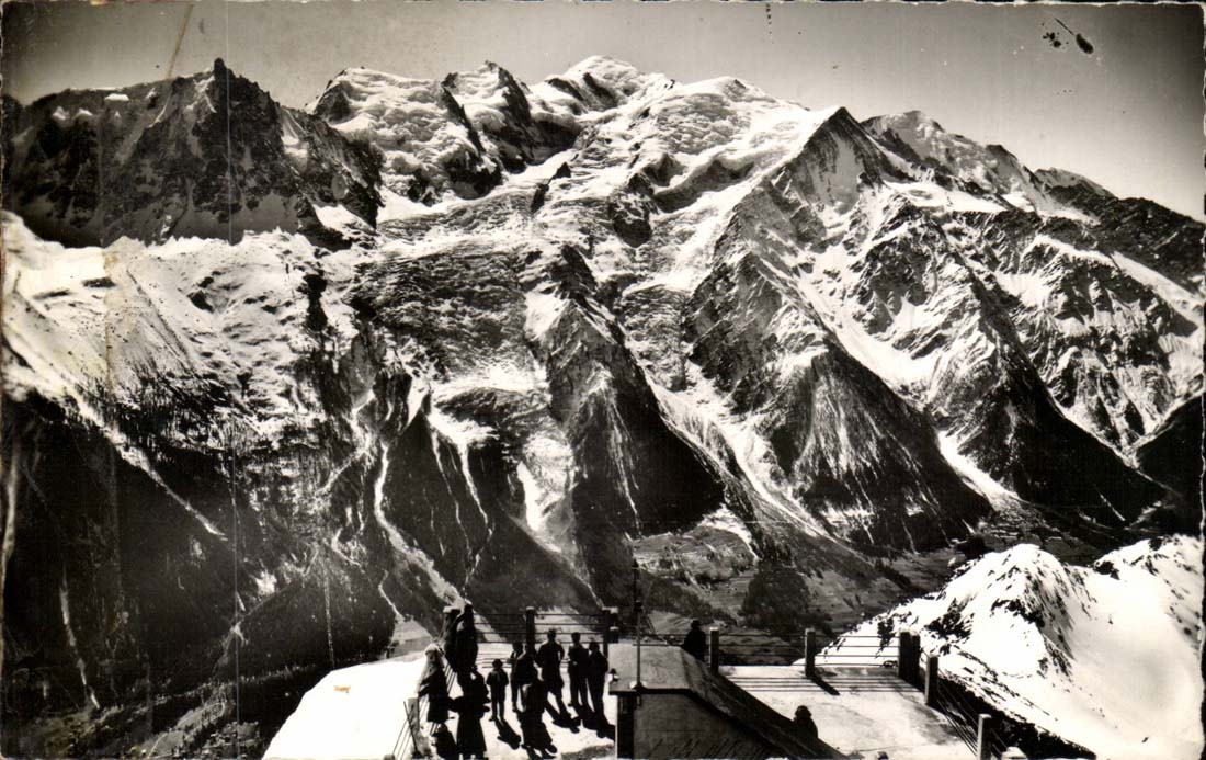 Chaîne du Mont-Blanc — vue du sommet du Brévent (2500) à gauche, l'Aiguille du Midi (3842) — G. ROSSAT, Annecy
