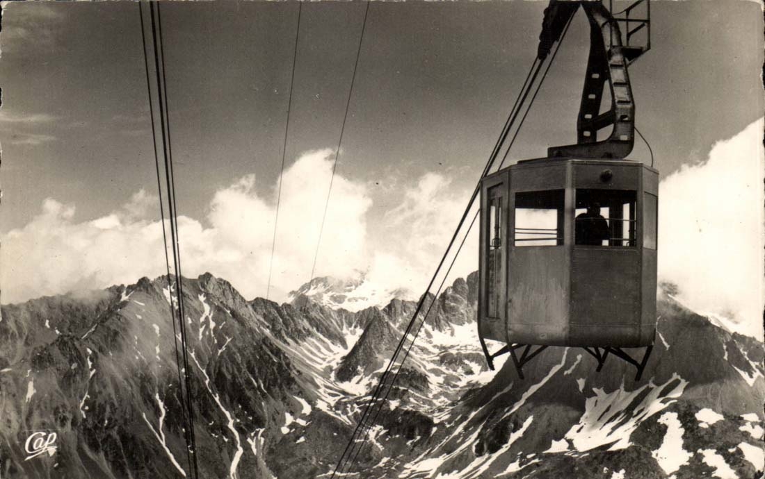 Les Pyrenees - La Teleferique de la Mongie - CPA 
