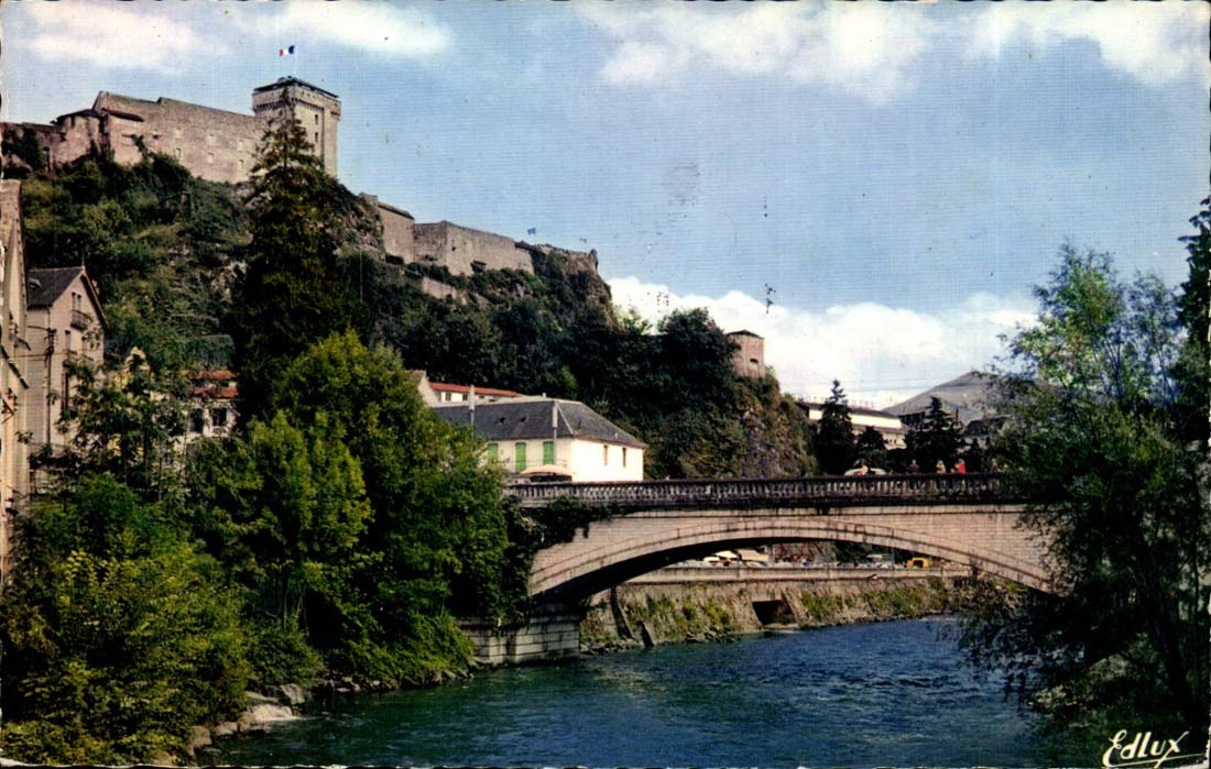 Lourdes - Le Chateau Fort Le Pont Michel et le Gave - CPA 