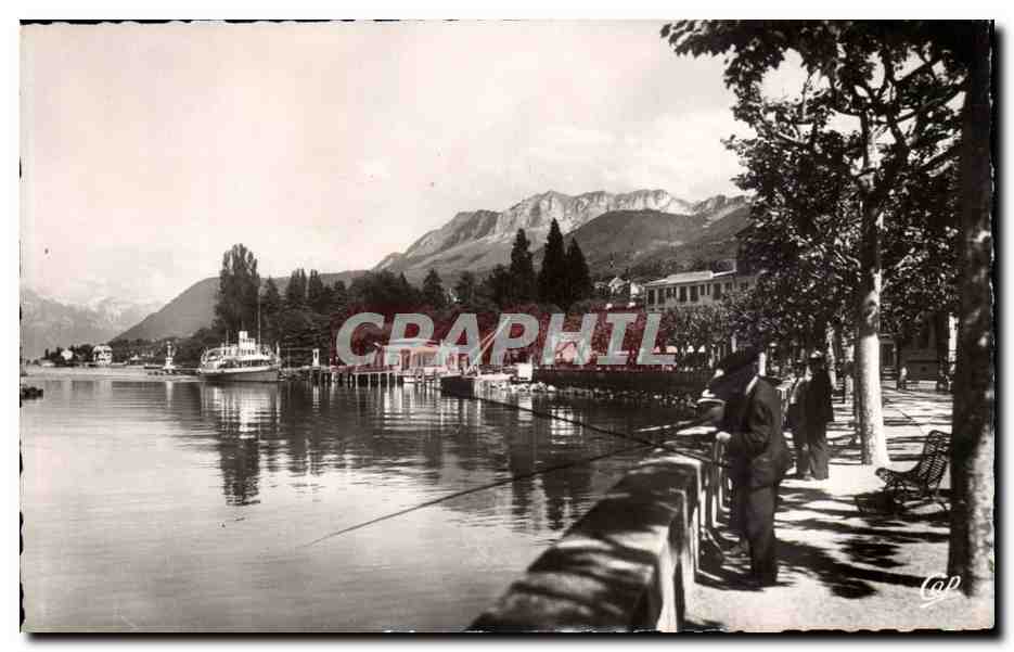 Evian Les Bains - Bords du lac et Quai Baron de Blonay CPA 