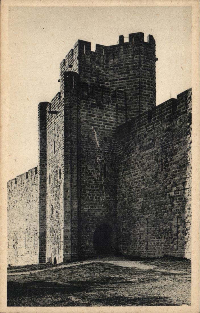 Carcassonne (Aude) - La Cité — Tour et Poterne Saint-Nazaire — Édit. d'Art, Carcassonne, n° 852