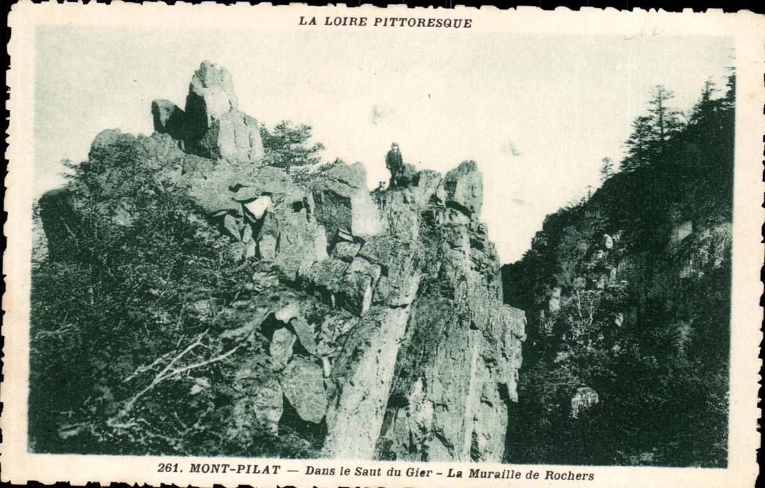 Mont Pilat - dans le saut du Gier la Muraille de Rocher - CPA 