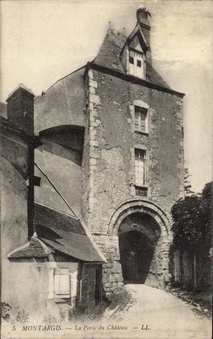 Montargis - La Porte du Chateau - CPA 