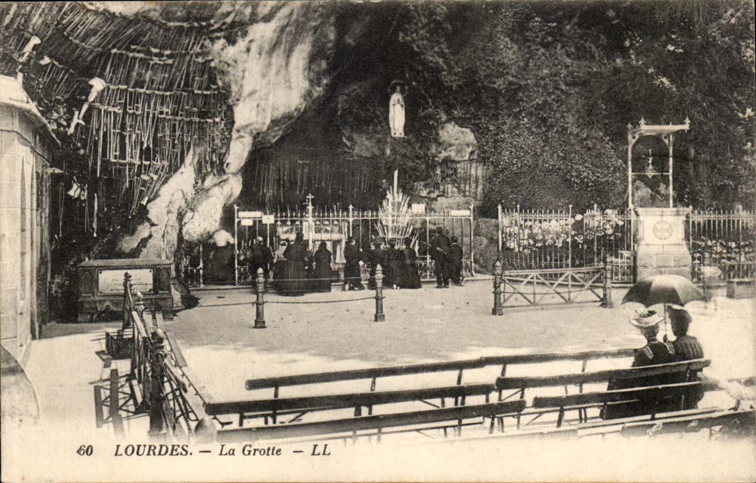 Lourdes - La Grotte - CPA 