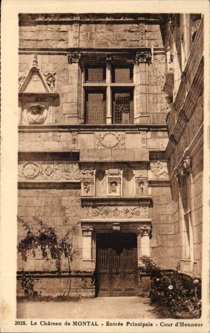 Le Château de MONTAL — Entrée Principale - Cour d'Honneur