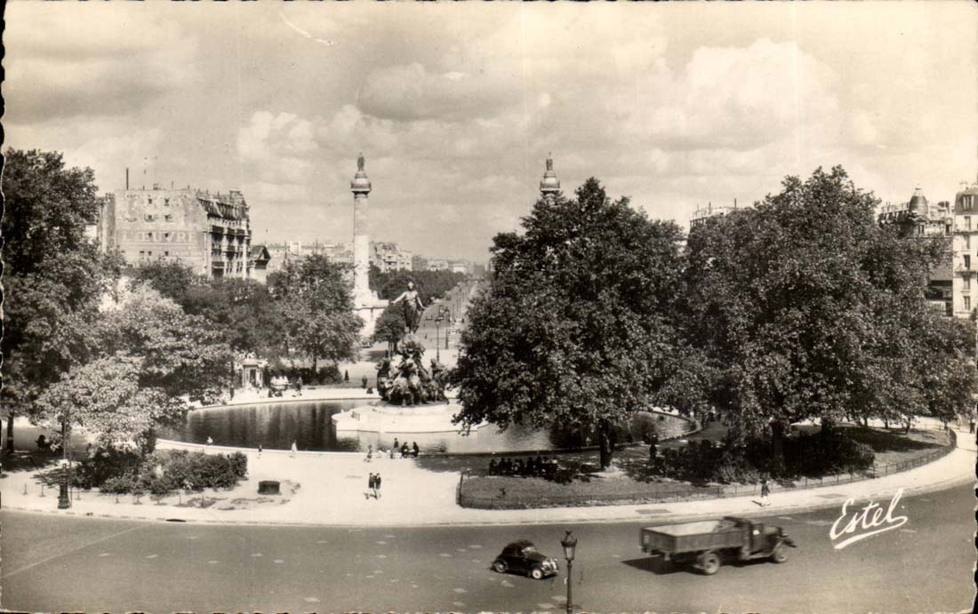 Paris 11 - Place de la Nation - CPA 