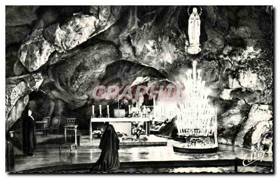 Lourdes - La Grotte Miraculeuse- CPA 