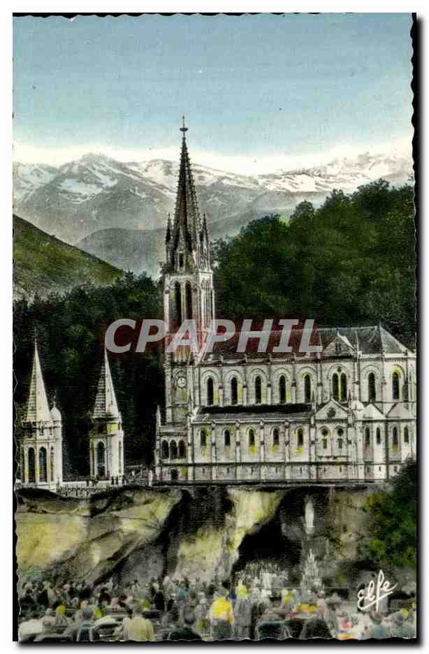 Lourdes - La Grotte et la Basilique CPA 