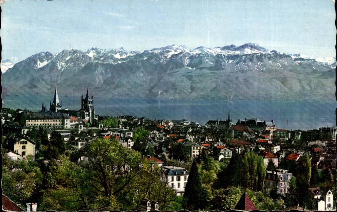 Lausanne - Vue Generale et les Alpes de Savoie - CPA 