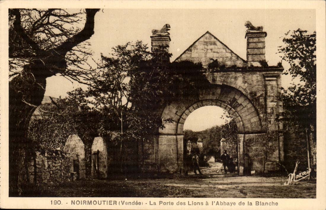 Noirmoutier CPA La porte des Lions a l'abbaye de la Blanche