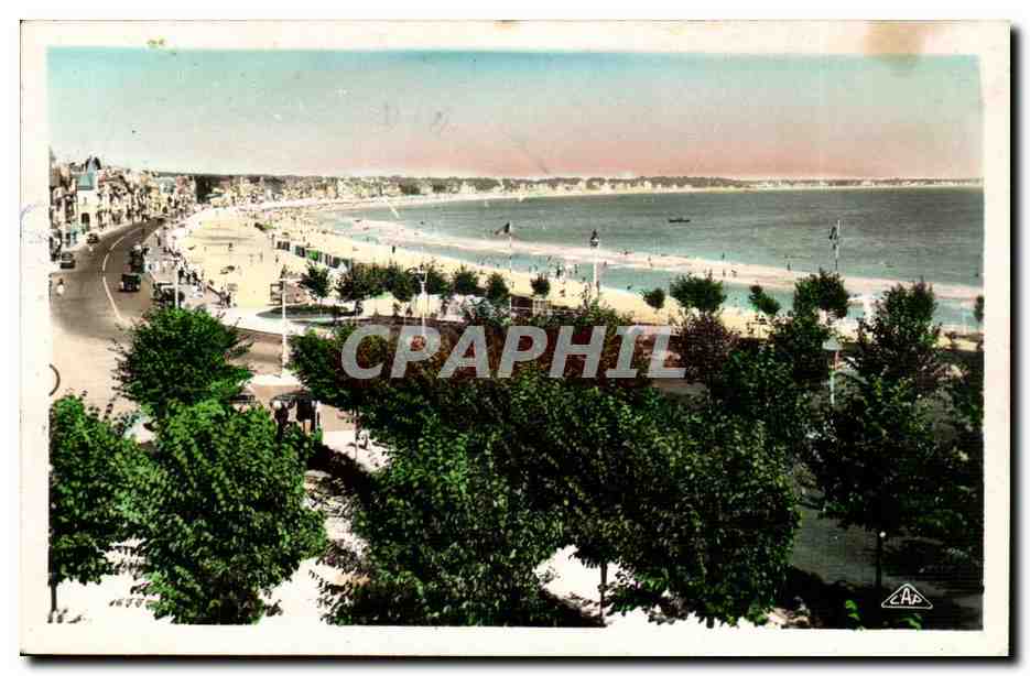 La Baule CPA Vue sur la plage